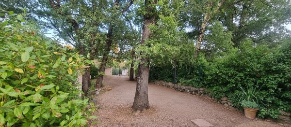 Villa individuelle 3/4p 80m2 Piscine 1230m2 Jardin