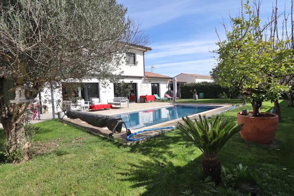 Maison tout confort-6 pièces-piscine-garage