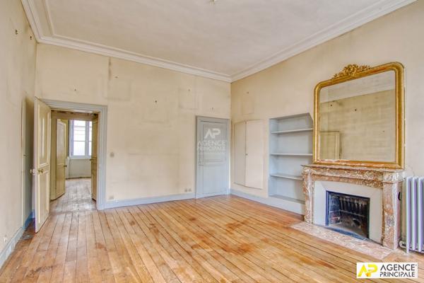 Versailles Notre-Dame Parc Appartement 4 pièces en duplex de 116m² avec petite terrasse €850 000 ** - Référence 25384