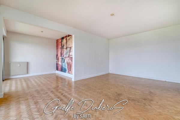 Bel appartement lumineux avec garage privé et cave ***Pré visite 3D disponible sur demande***