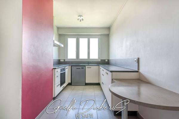 Bel appartement lumineux avec garage privé et cave ***Pré visite 3D disponible sur demande***