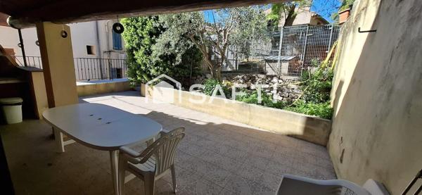 Maison de Maison de village de 145 m² avec grande terrasse et garage, idéalement située au cœur du centre ancien. À découvrir sans tarder !