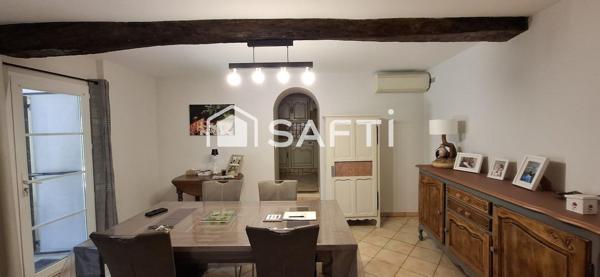 Maison de Maison de village de 145 m² avec grande terrasse et garage, idéalement située au cœur du centre ancien. À découvrir sans tarder !