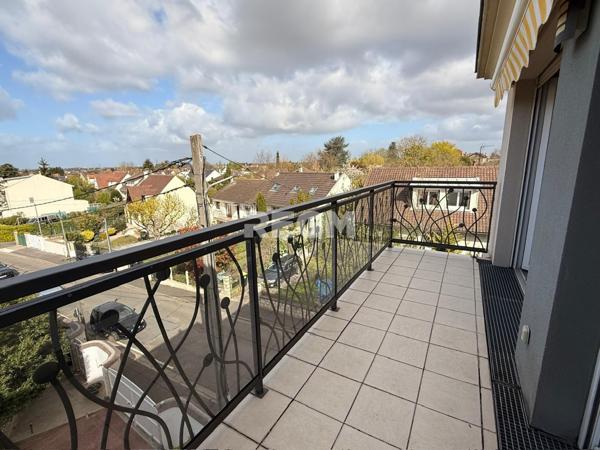 Herblay-sur-Seine (95220) Centre-ville – Élégant 3 pièces avec extérieur et stationnement