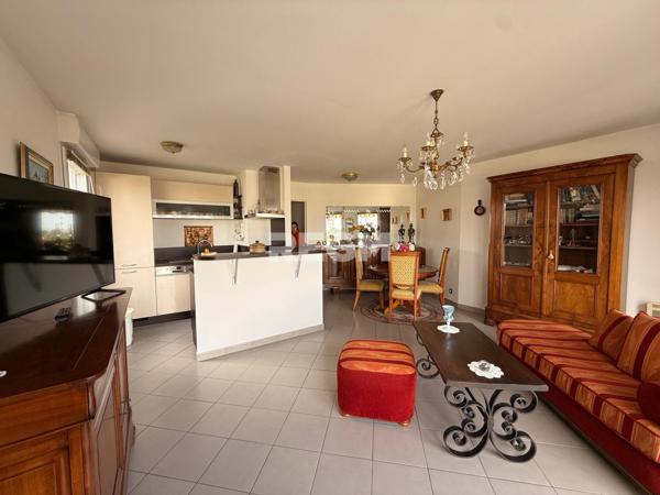 Herblay-sur-Seine (95220) Centre-ville – Élégant 3 pièces avec extérieur et stationnement