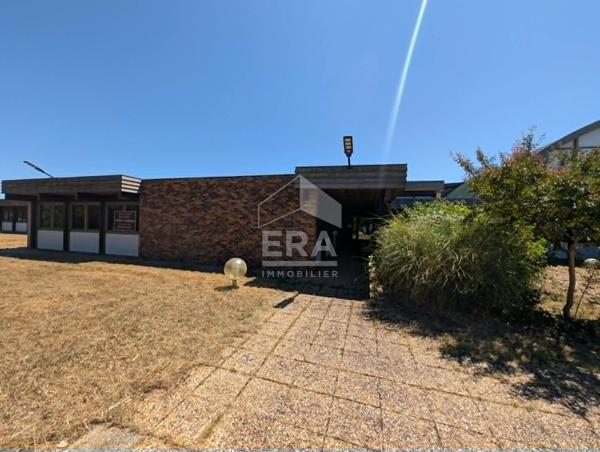 Entrepôt industriel avec bureau à vendre à 5 minutes de Montpon-Ménestérol - Surface de 4404,60 m²