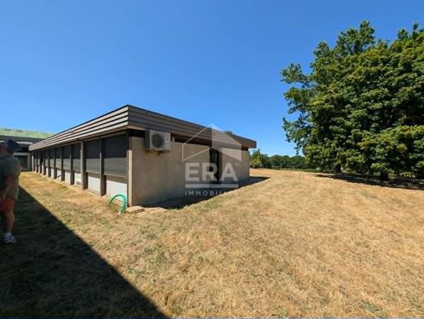 Entrepôt industriel avec bureau à vendre à 5 minutes de Montpon-Ménestérol - Surface de 4404,60 m²