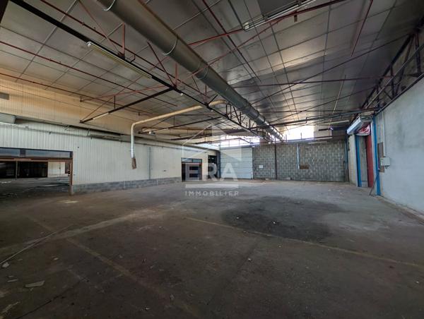 Entrepôt industriel avec bureau à vendre à 5 minutes de Montpon-Ménestérol - Surface de 4404,60 m²