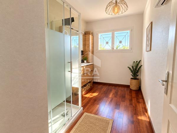 A VENDRE - SAINT CYPRIEN VILLAGE - MAISON - 4 CHAMBRES - JARDIN - PISCINE