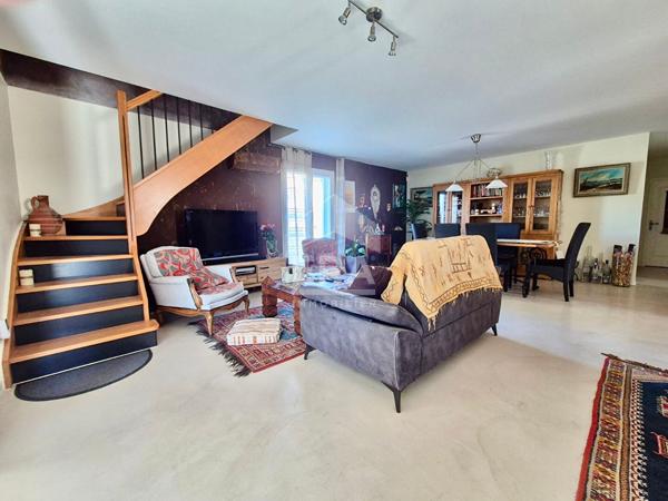 A VENDRE - SAINT CYPRIEN VILLAGE - MAISON - 4 CHAMBRES - JARDIN - PISCINE