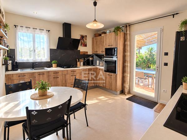 A VENDRE - SAINT CYPRIEN VILLAGE - MAISON - 4 CHAMBRES - JARDIN - PISCINE