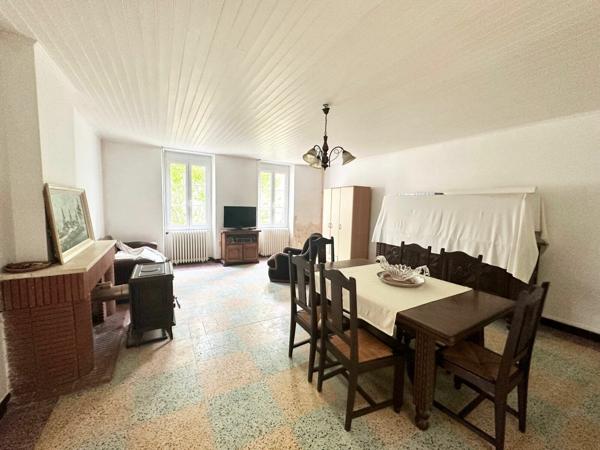 Maison à vendre    3 pièces • 122 m2 Saintes