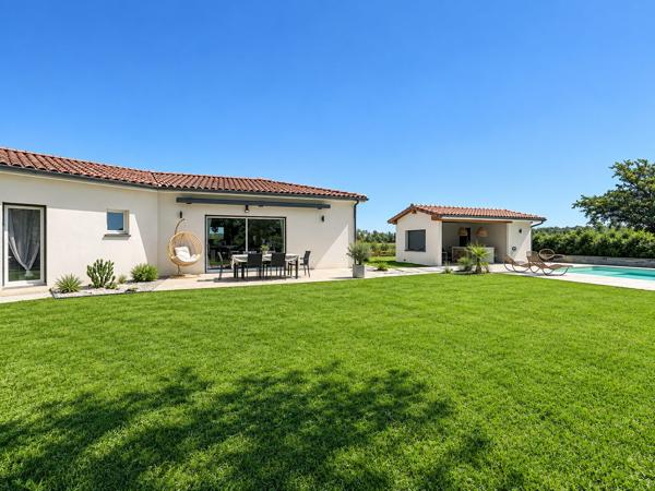 VILLA AVEC PISCINE