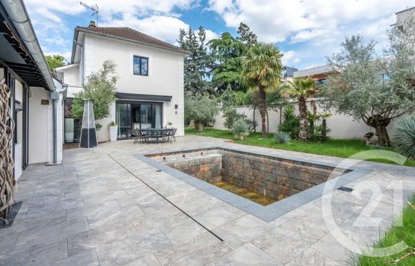 Maison à vendre  6 pièces - 217 m 2   BRY SUR MARNE  - 94