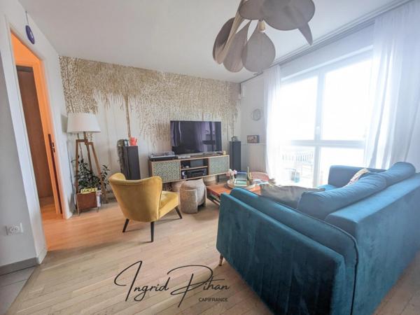 Appartement T3 : 71m2 + Terrasse de 58m2 et 2 PARKINGS - Coeur de Ville - BEZONS (95)