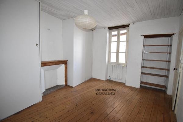 Grande Maison de Village d’environ 260 m2 habitables à Saint-Marcel-d'Ardèche