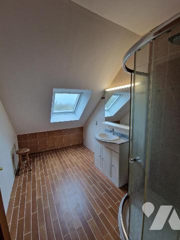 EXCLUSIVITE Très belle maison de campagne avec piscine et dépendances.