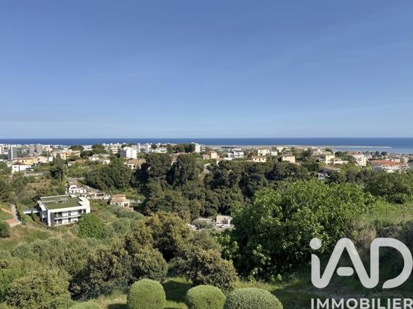 Appartement à vendre 3 pièces 69 m² Saint-Laurent-du-Var