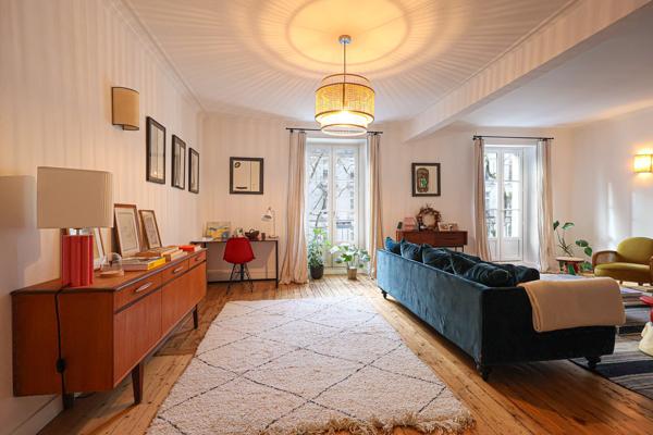 Louer Appartement 6 pièces - 146 m²