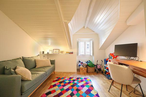 Louer Appartement 6 pièces - 146 m²