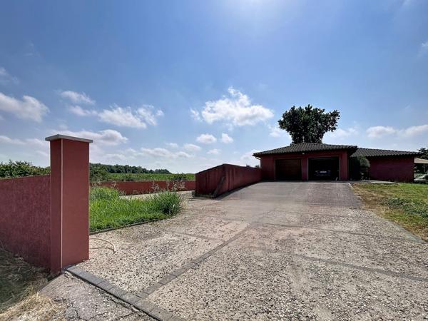 Villa 5 pièces – 125 m² sur 2 500 m² avec piscine – Castelnau-d'Estrétefonds