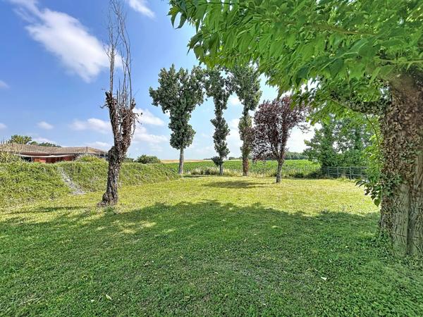 Villa 5 pièces – 125 m² sur 2 500 m² avec piscine – Castelnau-d'Estrétefonds