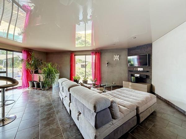 Villa 5 pièces – 125 m² sur 2 500 m² avec piscine – Castelnau-d'Estrétefonds
