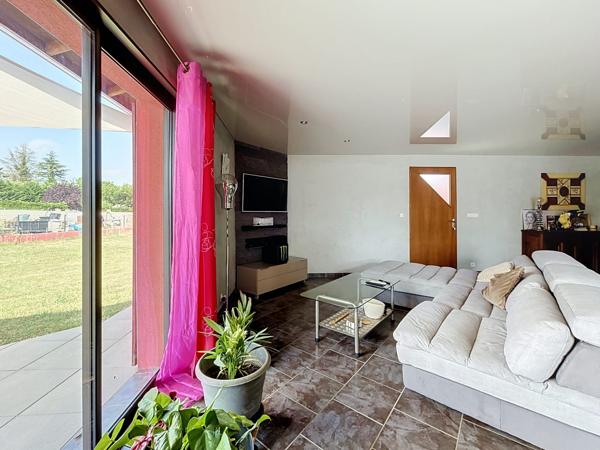 Villa 5 pièces – 125 m² sur 2 500 m² avec piscine – Castelnau-d'Estrétefonds