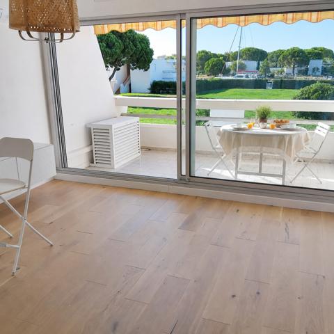 Produit rare avec vue incroyable sur une grande pelouse et canal Le Grau-du-Roi (30240)