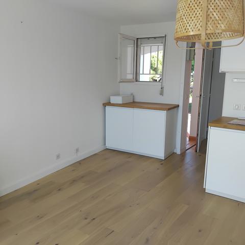 Produit rare avec vue incroyable sur une grande pelouse et canal Le Grau-du-Roi (30240)