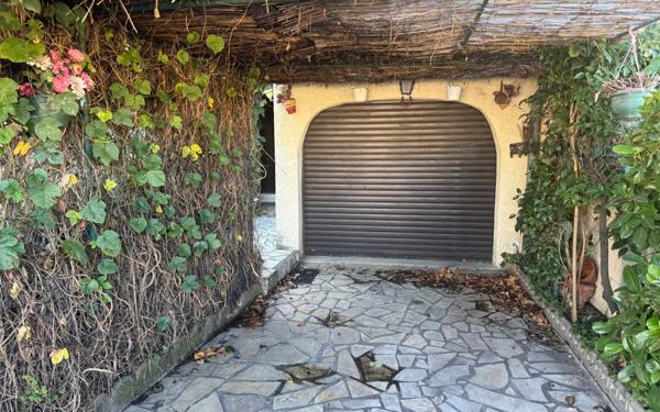 Maison à vendre    6 pièces •  Nîmes