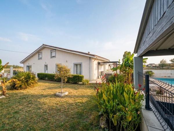 Bâtiment divisée en 2 PARTIES - HANGAR et LOGEMENT DE FONCTION Lherm
