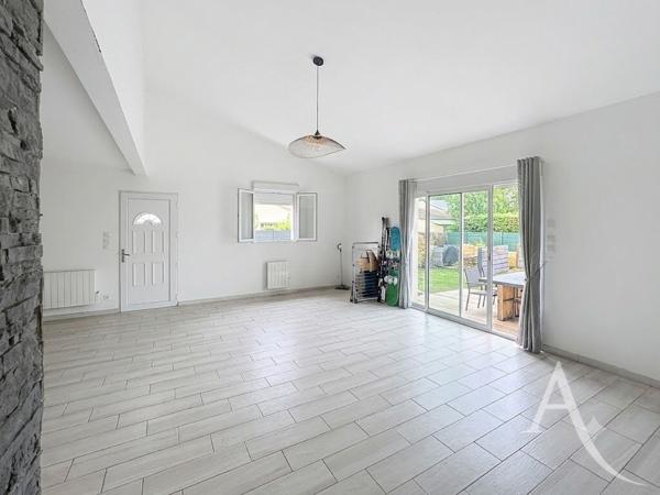 Bâtiment divisée en 2 PARTIES - HANGAR et LOGEMENT DE FONCTION Lherm