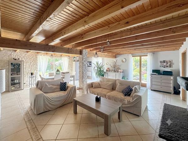 Bâtiment divisée en 2 PARTIES - HANGAR et LOGEMENT DE FONCTION Lherm