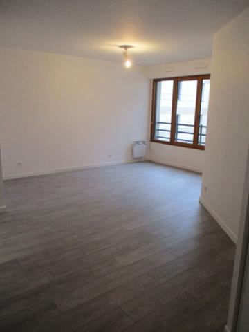 STUDIO A LOUER 30M2 REUIL MALMAISON