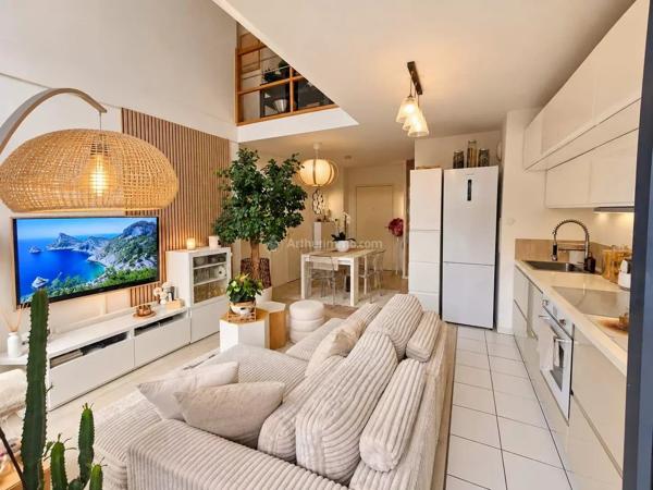 Vente                                                      Appartement
                        
                     4 pièces                      78 m2                     à Montévrain
