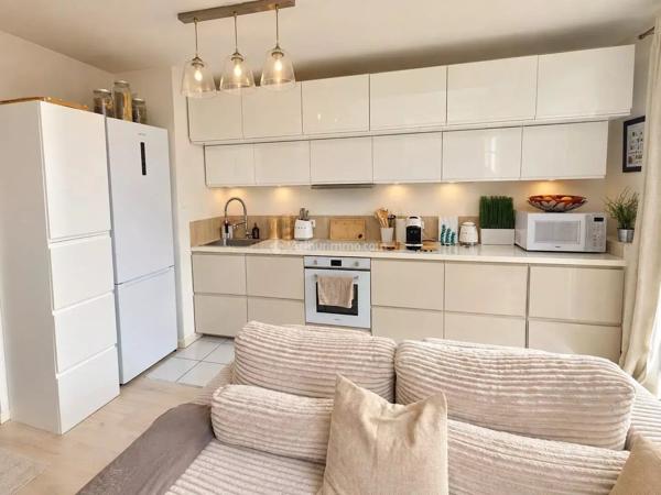 Vente                                                      Appartement
                        
                     4 pièces                      78 m2                     à Montévrain