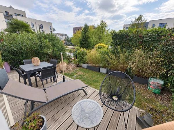 Vente                                                      Appartement
                        
                     4 pièces                      78 m2                     à Montévrain