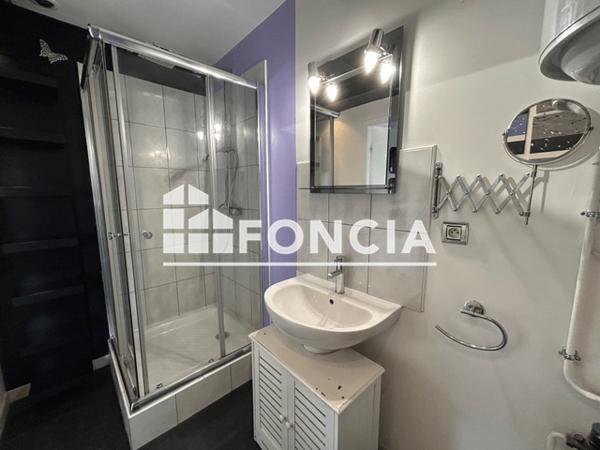 Location Studio meublé 33 m² - 19 RUE BARNAVE Saint Martin D Heres 38400