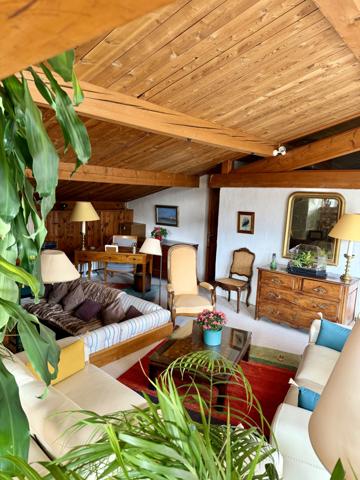 Bourg-Saint-Maurice (73700) Maison architecte de plain-pied de 135m2 habitable-terrain de 1317m2 dans un quartier résidentiel