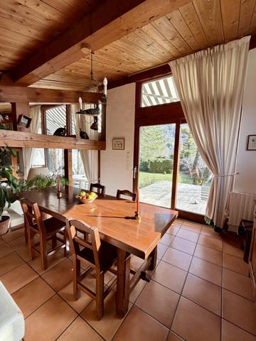 Bourg-Saint-Maurice (73700) Maison architecte de plain-pied de 135m2 habitable-terrain de 1317m2 dans un quartier résidentiel