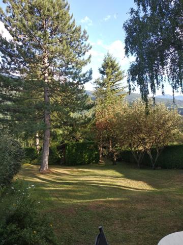 Bourg-Saint-Maurice (73700) Maison architecte de plain-pied de 135m2 habitable-terrain de 1317m2 dans un quartier résidentiel