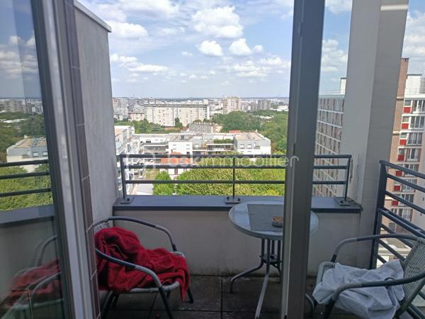 Vous recherchez un appartement sans travaux, prêt à emménager ? 

Découvrez ce magnifique T2 de 45m², situé au dernier étage d’une résidence récente FERMÉE ET SÉCURISÉE offrant une vue panoramique et des prestations de qualité.
Une entrée avec placards 
Excellente ISOLATION THERMIQUE  et phonique
Cuisine aménagée
Salle d’eau 
Charges de copropriété : environ 130 €/mois, chauffage inclus.
Taxe foncière : 900 €/an
Place de parking privative en sous-sol

 Emplacement idéal, à proximité immédiate du métro, des commerces, des hôpitaux, d’une salle de sport et de toutes les commodités.

Aucun travaux à prévoir  Appartement clé en main