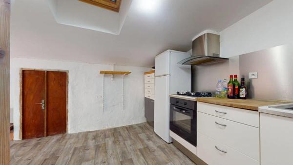 Maison de village de caractère avec garage, terrasse panoramique et plus de 240 m² utiles – Le Luc-en-Provence (83340)