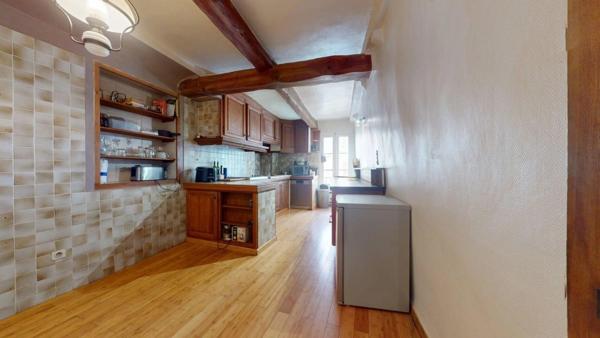 Maison de village de caractère avec garage, terrasse panoramique et plus de 240 m² utiles – Le Luc-en-Provence (83340)
