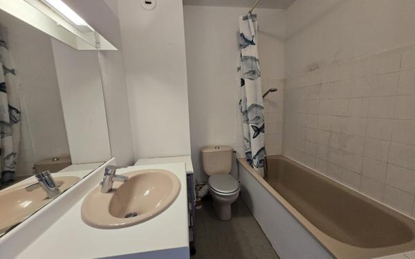 Appartement à louer    2 pièces • 48,49 m2 Bordeaux