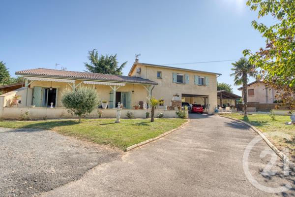 Maison à vendre  8 pièces - 188,70 m2 STE EUPHEMIE - 01