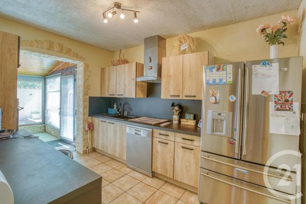 Maison à vendre  8 pièces - 188,70 m2 STE EUPHEMIE - 01