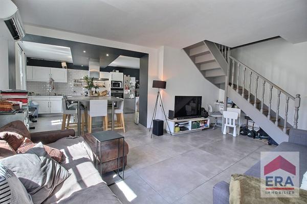 Maison Barbentane - 5 pièces - Dépendance - Cour privative