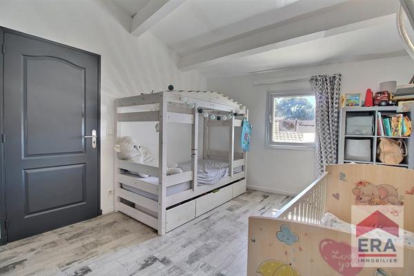 Maison Barbentane - 5 pièces - Dépendance - Cour privative